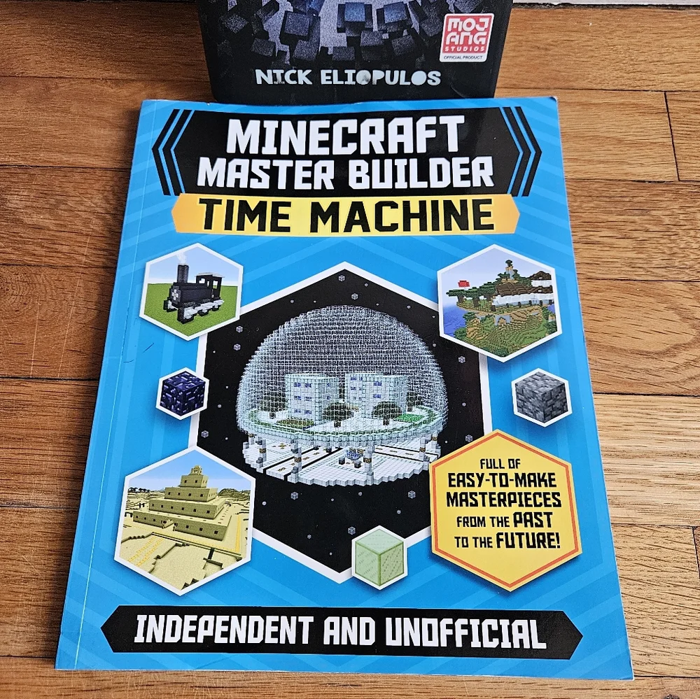 Minecraft Zombies! and Minecraft Master Builder Time Machine Set Of 2 Like New